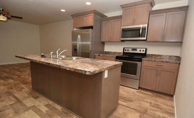 Foto del edificio - Nice 3 bedroom 2 bath Roseburg duplex