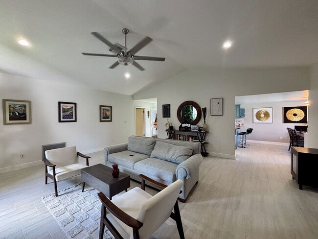 Building Photo - 9135 San Ambrosio Dr