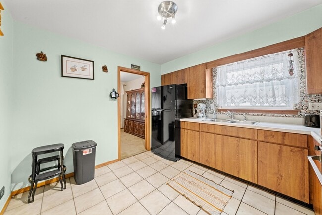 Building Photo - 8819 N Wisner St