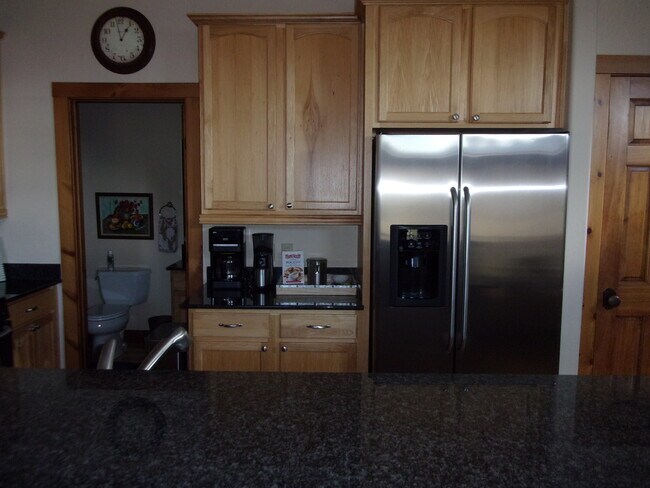 Building Photo - 50 River Oaks Dr
