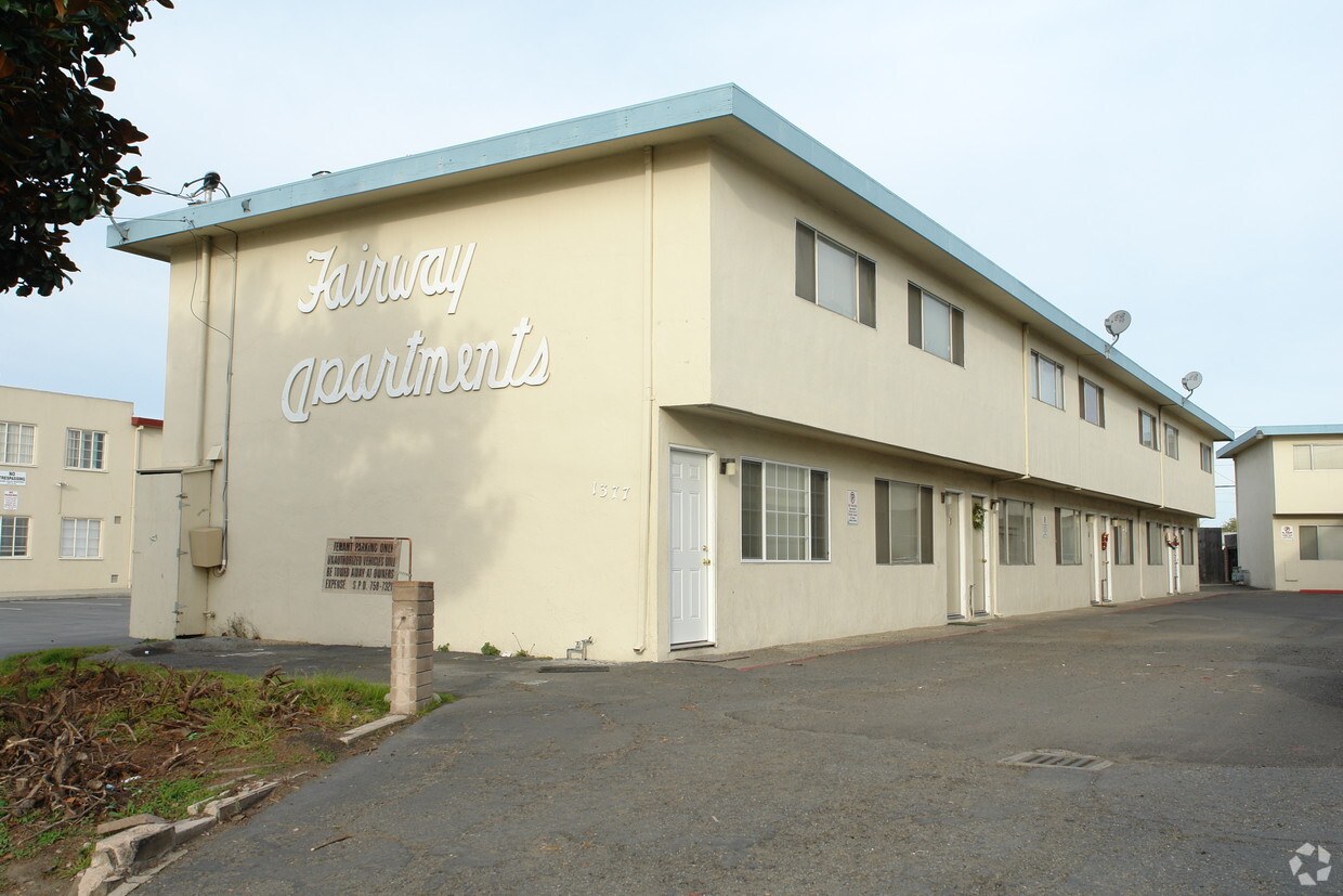 Building Photo - Fairway Apartments