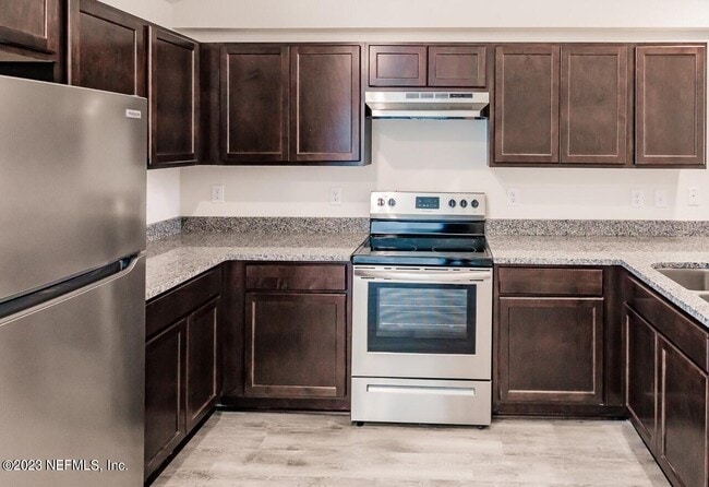 Building Photo - 6408 Sweetbay Ln