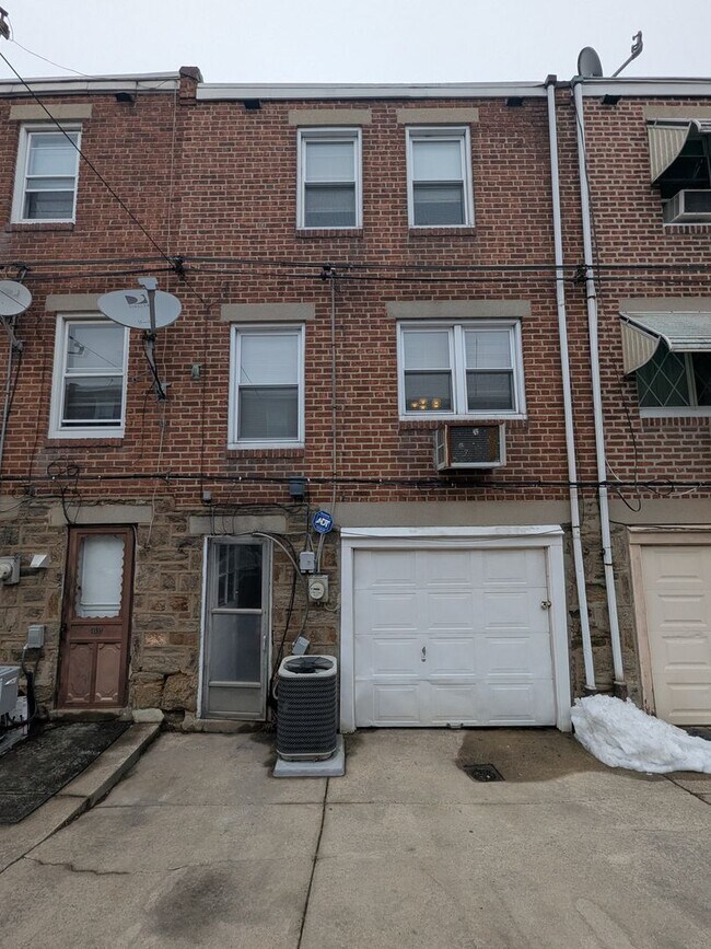 Foto del edificio - Large Home - Holmesburg