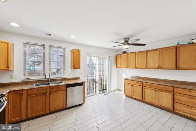 Building Photo - 13965 Sawteeth Way