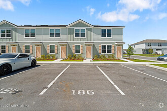 Building Photo - 580 Running Wds St