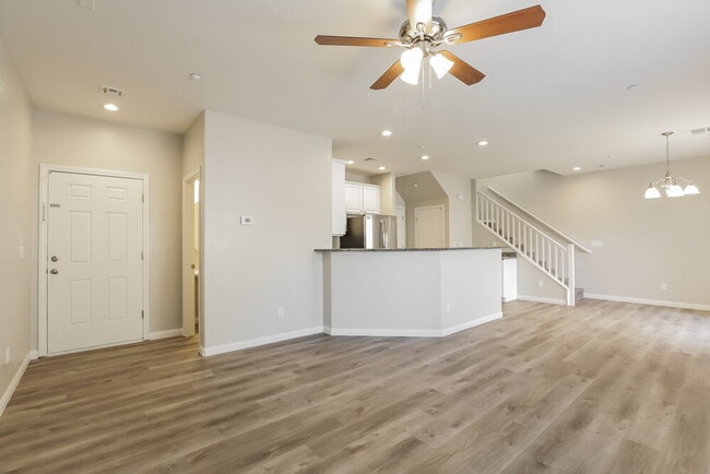 Building Photo - 6204 Joaquin Hills Ct