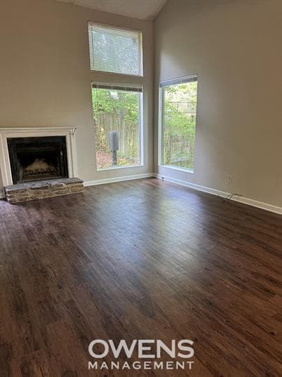 Building Photo - Duplex Available Immediately in North Hall