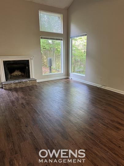 Foto del edificio - Duplex Available Immediately in North Hall