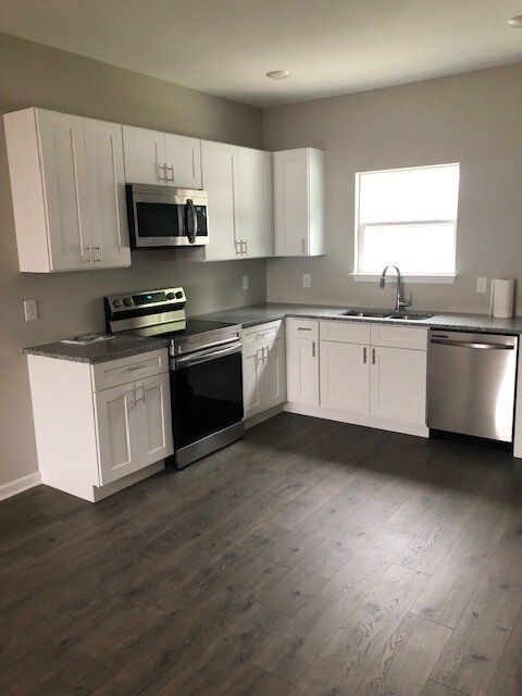 Foto del edificio - 413 Carol Dr