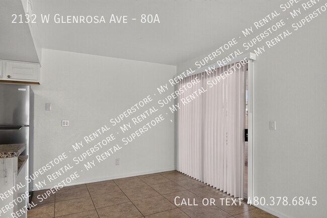 Building Photo - 2132 W Glenrosa Ave