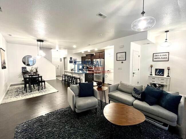Foto del edificio - 5676 Shamrock Heights
