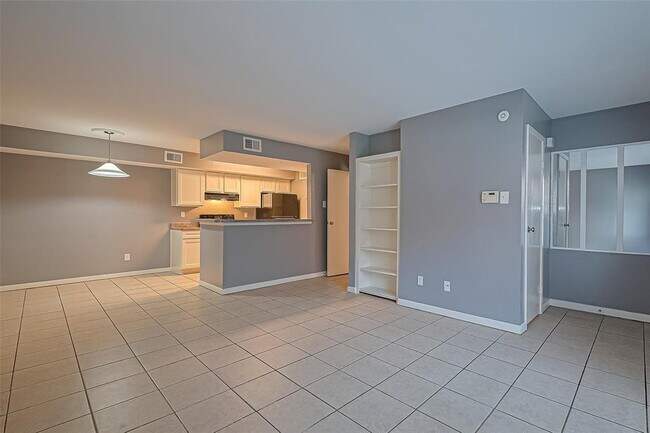 Building Photo - 12905 Woodforest Blvd