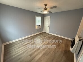 Building Photo - 3067 Princeton Ave