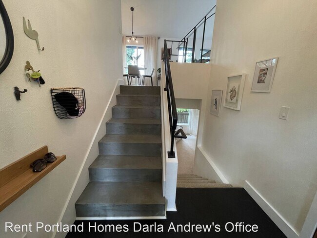 Foto del edificio - 3 br, 2.5 bath House - 604 SW Primrose St
