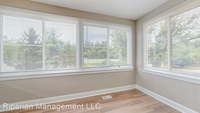 Building Photo - 4 br, 1 bath House - 374 Marydell Rd