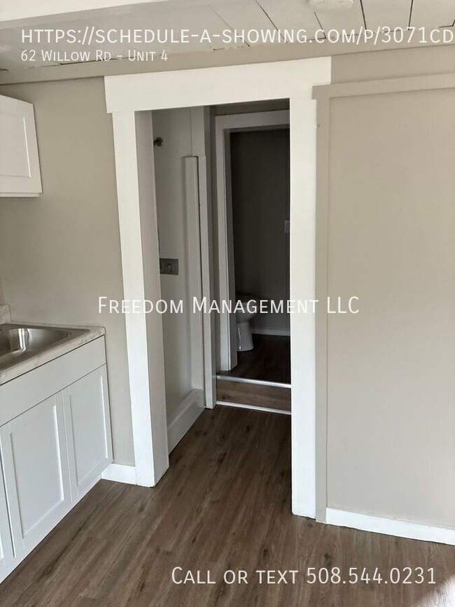 Foto del edificio - 62 Willow Rd