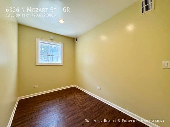Building Photo - 6326 N Mozart St