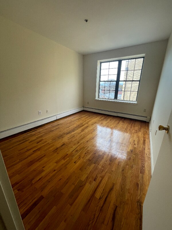 10 Osborne Terrace Unit 5E, Newark, NJ 07108 Room for Rent in Newark