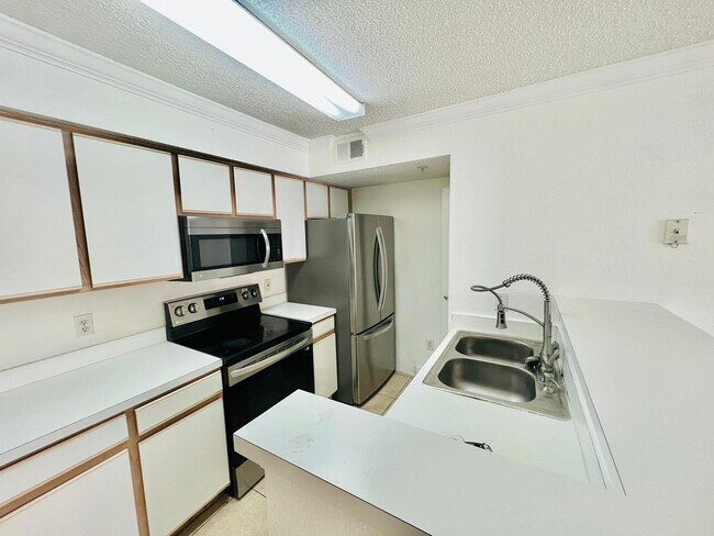 Photo - 2200 Key W Ct Townhome