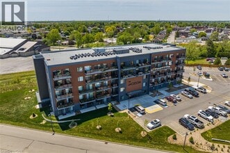 Building Photo - 64 Main St N