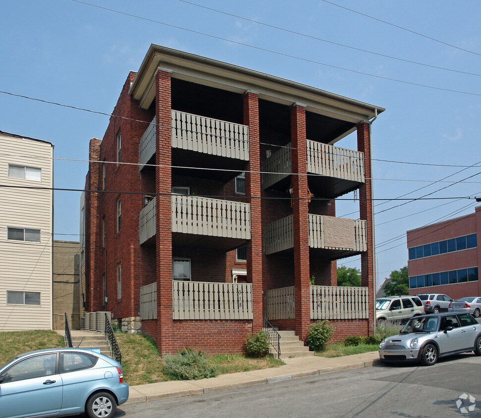 Primary Photo - 316-318 Lawrence Ave