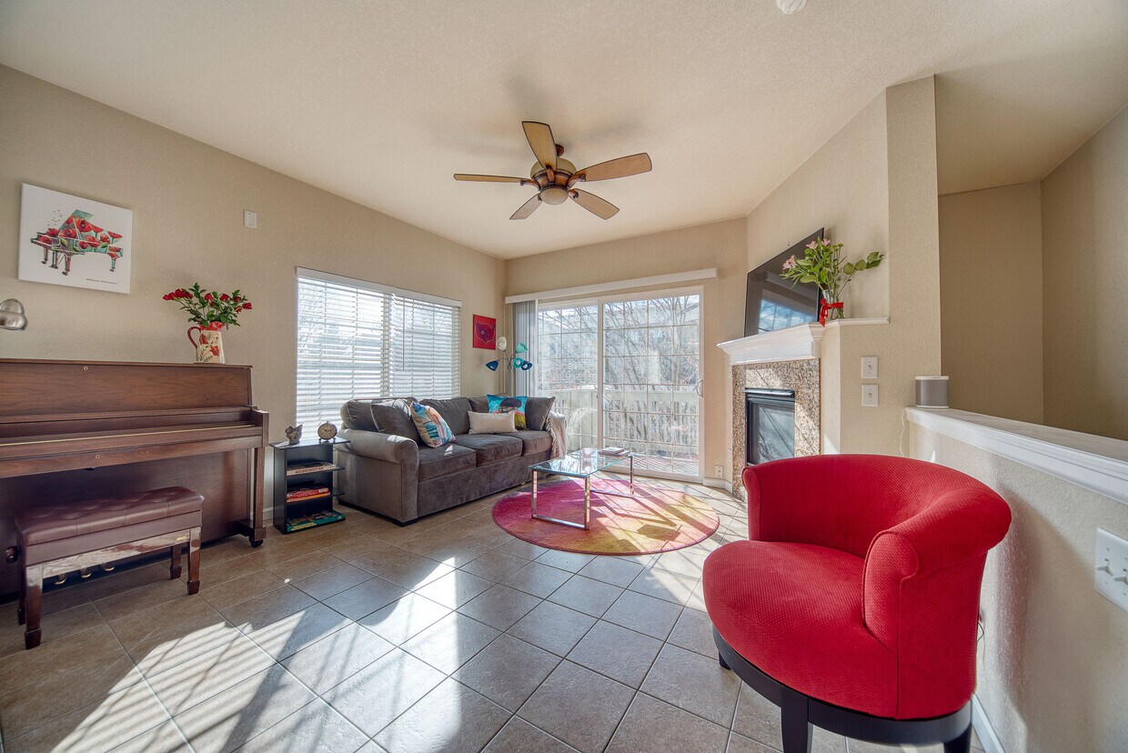 Foto principal - 8105 E 11th Ave