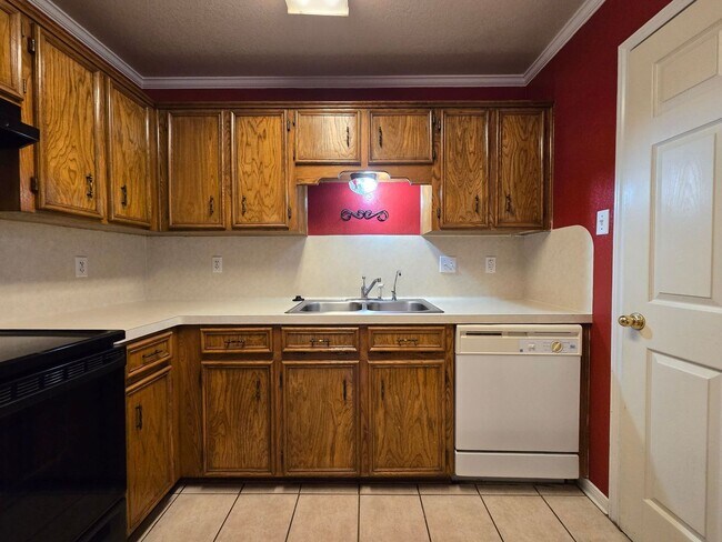 Foto del edificio - SECTION 8/HUD ACCEPTED - AVAILABLE NOW!