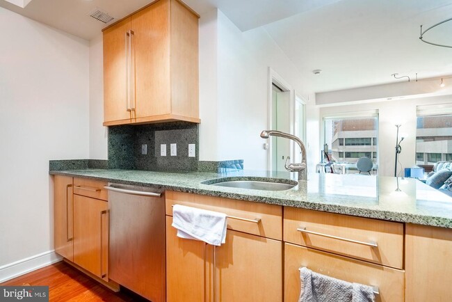 Foto del edificio - 1111 19th St N