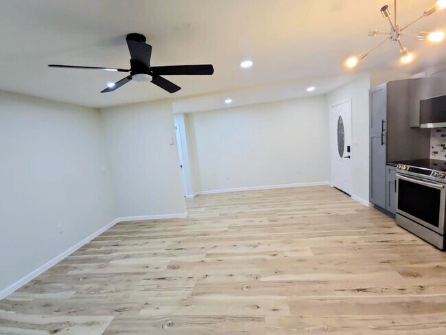 Foto del edificio - 401 Trichelle St