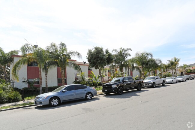 Foto del edificio - 382-422 W Ramona St