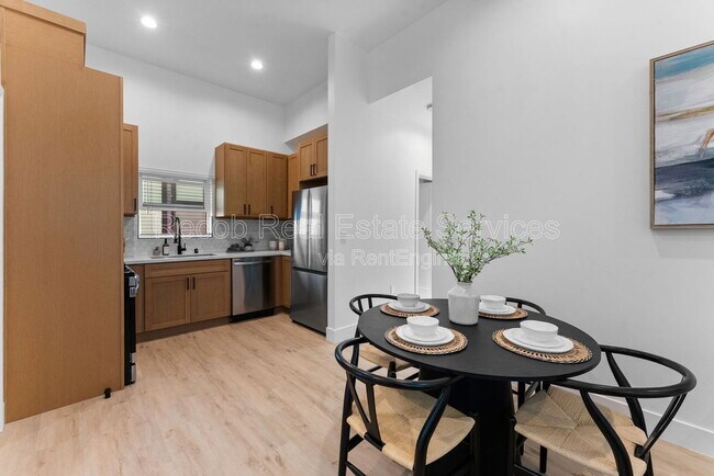 Foto del edificio - 6730 Mohawk St