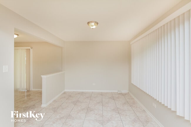 Foto del edificio - 7758 Sycamore Dr