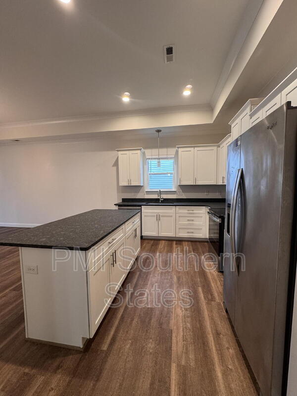 Building Photo - 403 Albus Dr