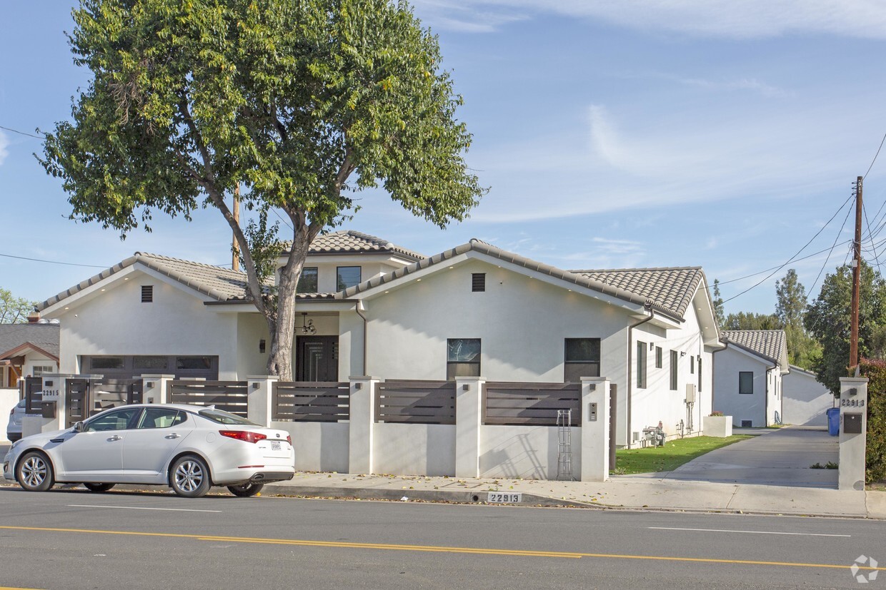 Foto principal - Burbank Compound