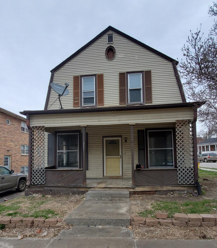 Primary Photo - 221 S 1st St