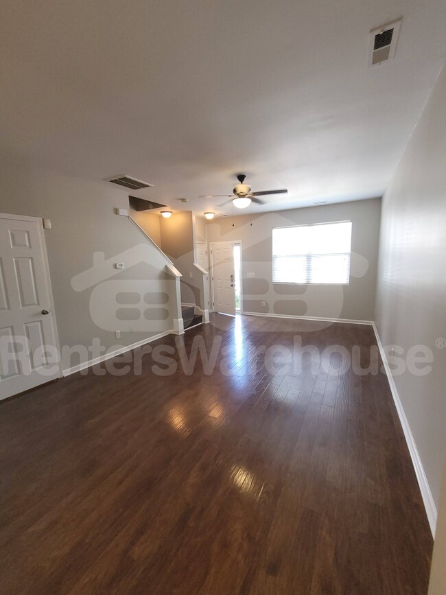 Foto del edificio - 1506 Oxleymare Drive