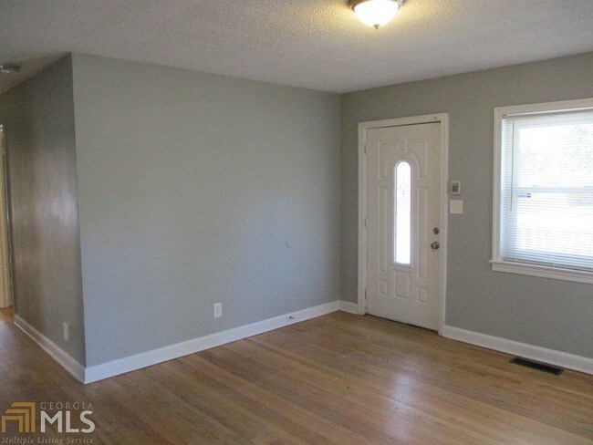 Building Photo - 2804 Mitchell Pl