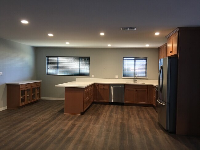 Shared open plan kitchen and living area - 4021 Draco Dr