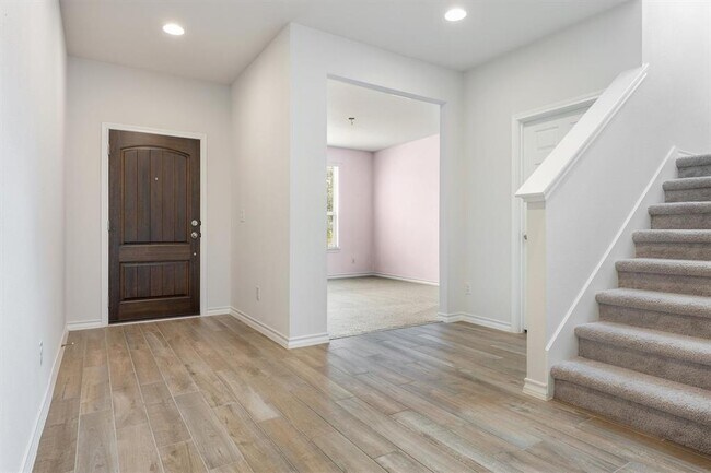 Foto del edificio - 345 Capstone Rd