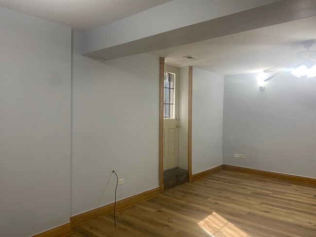 Foto del edificio - 4619 S Prairie Ave