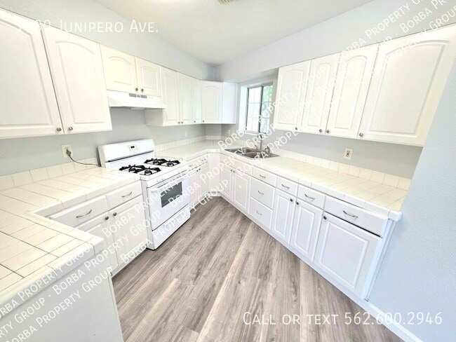 Building Photo - 1739 Junipero Ave