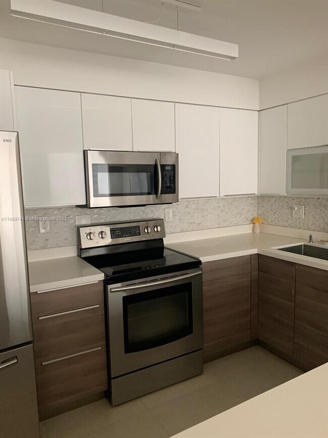 Foto del edificio - 2780 NE 183rd St
