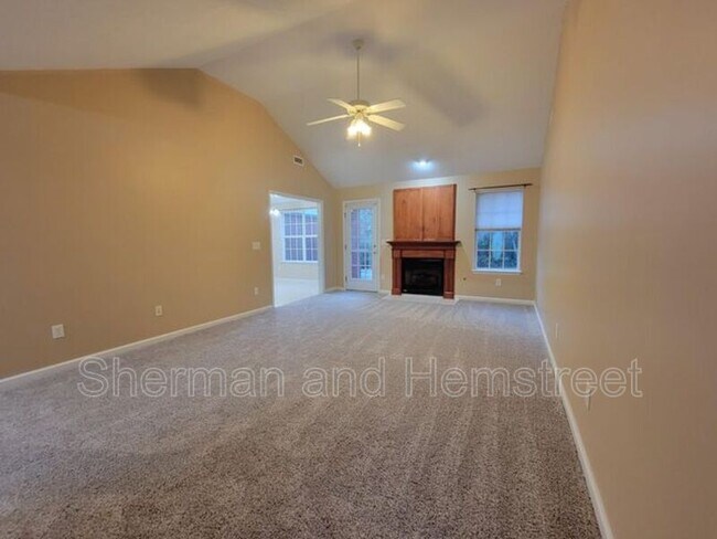 Building Photo - 914 Cannock St