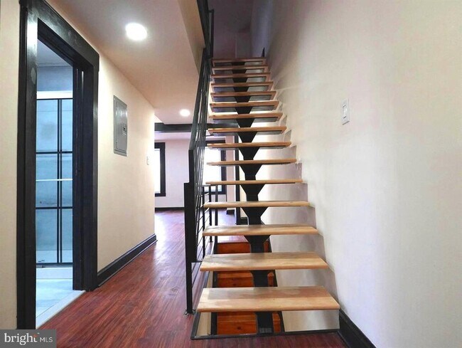 Foto del edificio - 5013 Chester Ave