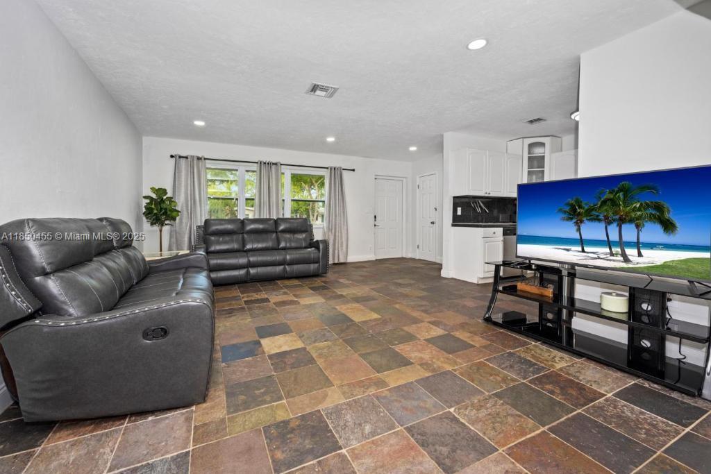 Foto principal - 1619 NW 9th Ave