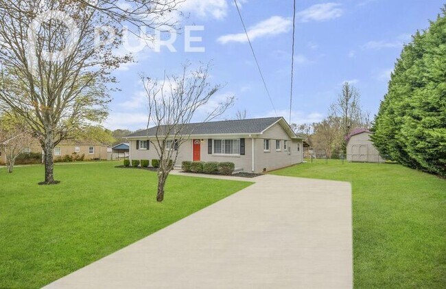 Building Photo - 165 Stonewall Cir SW