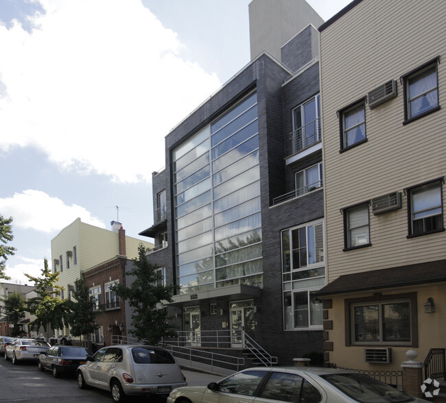 Building Photo - 152 Withers St