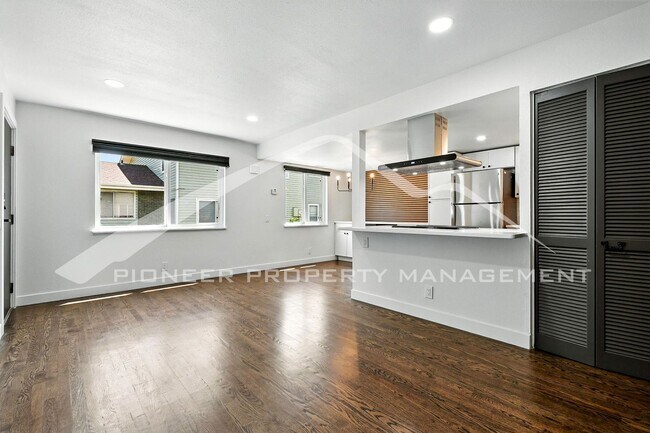 Foto del edificio - Charming Townhouse with Washer/Dryer and C...