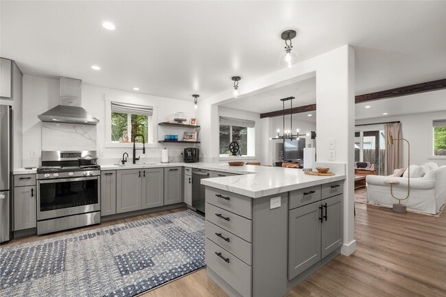 Building Photo - 441 Karrow Ave