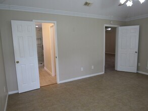 Building Photo - 10139 Cedaredge Dr